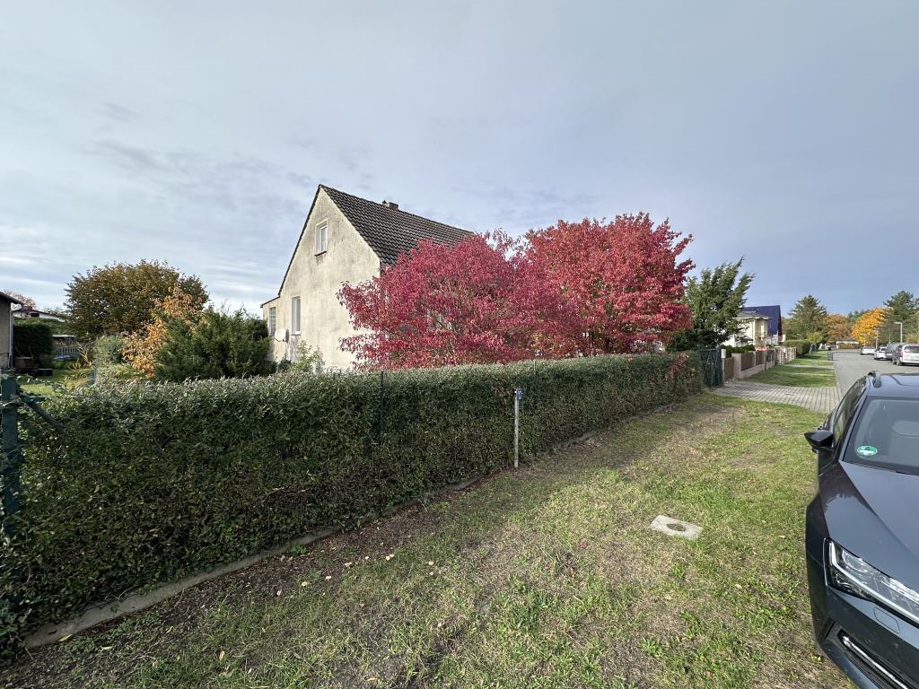 Einfamilienhaus mit großem Grundstück und Garage HBI Bergmann Immobilien