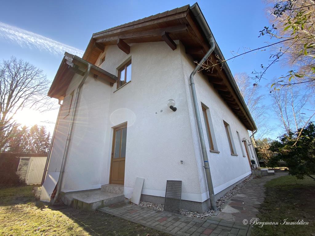 RESERVIERT Einfamilienhaus inklusive Einliegerwohnung in Feld und