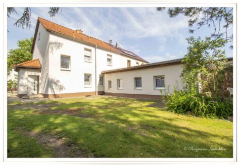 RESERVIERT: Mehrfamilienhaus inklusive Seitenflügel mit drei Wohneinheiten in Sachsenhausen!, 16515 Oranienburg, Mehrfamilienhaus