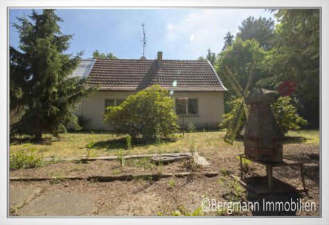 RESERVIERT: Mehrgenerationsgrundstück mit ca. 2.761 m² Grundstücksfläche inklusive kleinem Wohnhaus in Zühlslake!, 16515 Zühlsdorf, Einfamilienhaus