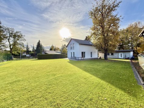 großzügiges Grundstück von rund ca. 1.065 m², 4 Zimmer auf ca. 120m² Wfl.!, 16515 Oranienburg, Einfamilienhaus