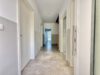 großzügiges Grundstück von rund ca. 1.065 m², 4 Zimmer auf ca. 120m² Wfl.! - Flur Erdgeschoss