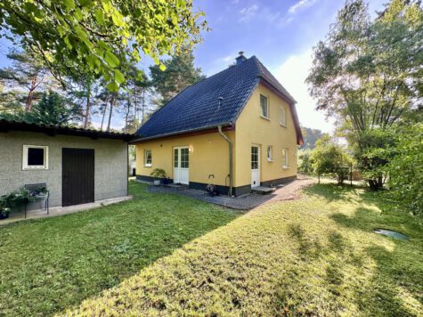 A+ Einfamilienhaus mit Sole-Wärmepumpe erfüllt bereits die kommenden Energiestandards! Waldrandlage, 16515 Oranienburg, Einfamilienhaus