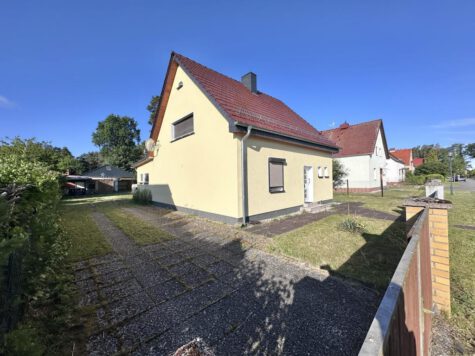 Einfamilienhaus mit Kaminofen – Nassenheide, 16775 Nassenheide, Einfamilienhaus