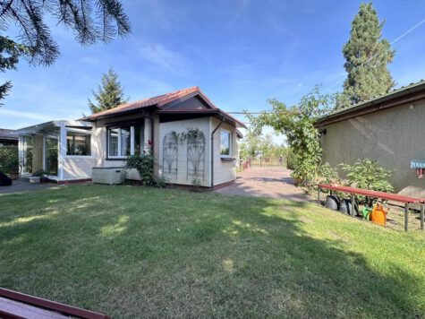 Bungalow in herrlicher Lage in der Natur und trotzdem Zentrum nah, 16515 Oranienburg, Einfamilienhaus