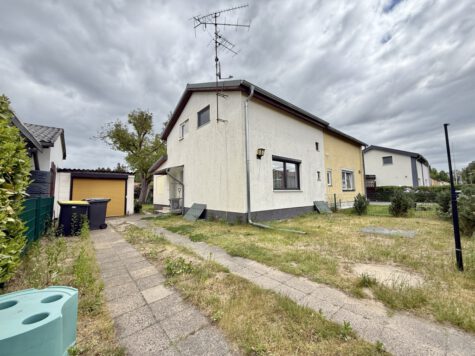 Berlin Heiligensee Doppelhaushälfte in ruhigerlage komplett in 2024 saniert., 13503 Berlin, Doppelhaushälfte