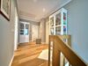 Luxus Pur in schönster Wohnlage zum sofort genießen -Stadtvilla, 4 Zimmer, überdachter Terrasse und Doppelgarage+Photovoltaik- Sachsenhausen - Flur Obergeschoss