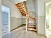 Stadtvilla in Oranienburg Süd mit großem Grundstück - Massivholztreppe