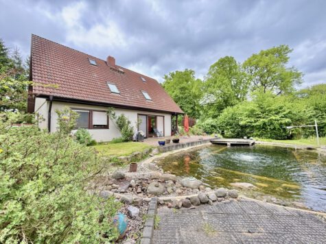 6 Zimmer, traumhafter Garten, Doppel-Fertigteilgarage u.v.m, 16818 Fehrbellin, Einfamilienhaus