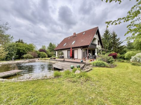 6 Zimmer, auf ca. 255 m² Nutzfläche, traumhafter Garten, Doppel-Fertigteilgarage mit blick aufs Feld, 16818 Fehrbellin, Einfamilienhaus