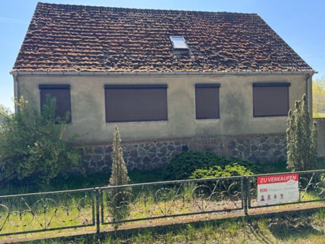Besichtigung am 25.03.2026 – NUR mit Voranmeldung! Einfamilienhaus inkl. Teilkeller, Scheune mit integrierten Stallungen!, 16775 Gransee, Einfamilienhaus