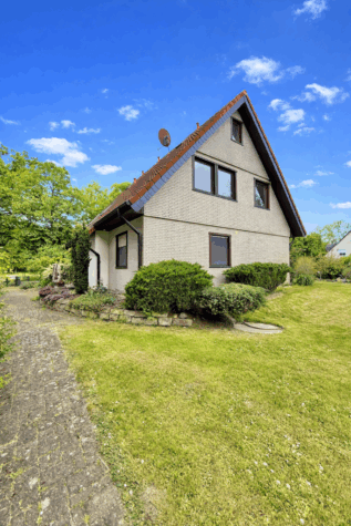 Besichtigung am 28.03.2026 – NUR mit Voranmeldung! 
6 Zimmer, auf ca. 255 m² Nutzfläche, traumhafter Garten, Doppel-Fertigteilgarage mit blick aufs Feld, 16818 Fehrbellin, Einfamilienhaus