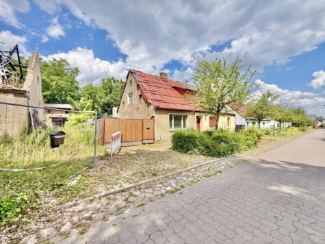 Großzügiges Doppelhaus mit weitläufigem Grundstück und unverbaubarem Feldblick, 16515 Oranienburg, Einfamilienhaus