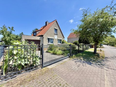 Zwischen Waldrauschen und Stadtexpress – Hennigsdorf, 16761 Hennigsdorf, Einfamilienhaus